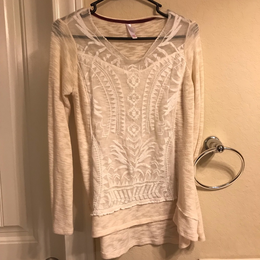 cream Aztec desig knit long sleeved shirt